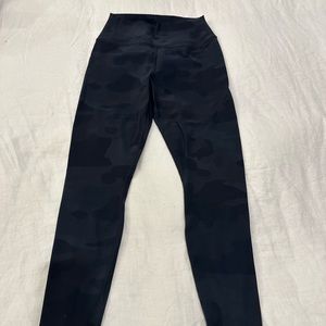 Alo Camo Leggings - worn once